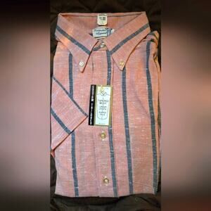 Vintage Distinctive Apparel short sleeve button up, size M